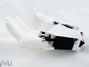 Youbionic phát triển tay giả giá rẻ bằng phương pháp in 3d